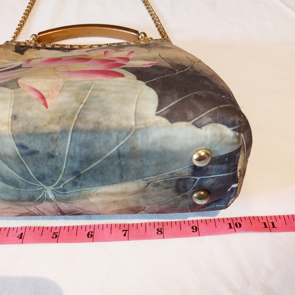 Vintage Lotus Asian Patterned Kiss Lock Women's Bag With Chain - Picture 12 of 15